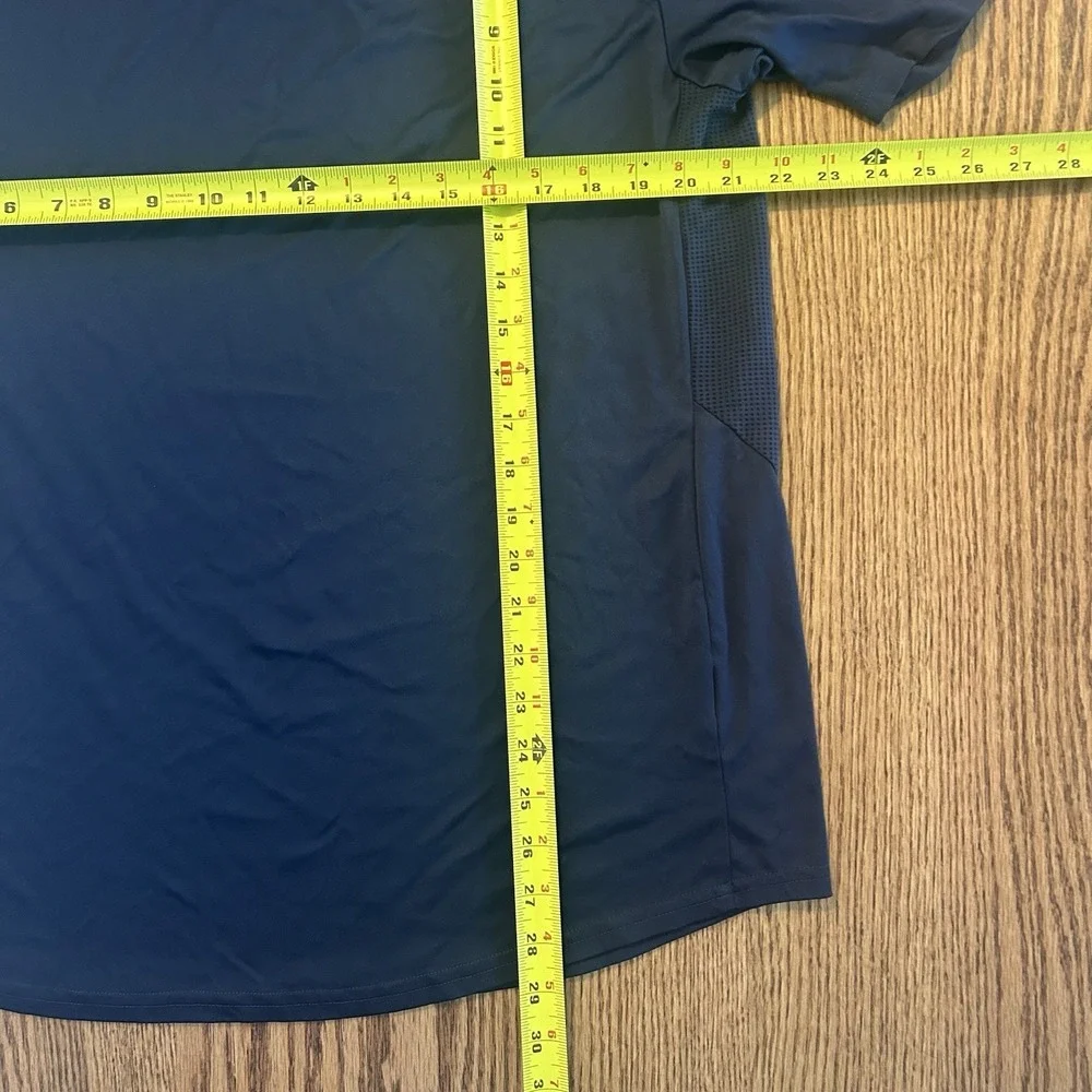 Majestic Men's Athletic Shirt Size L Navy Blue V-Neck Short Sleeve Sportswear